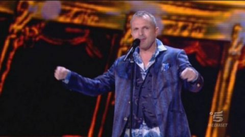 Lorella e Bosé lasciano Amici