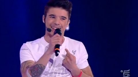 Moreno fa stecca e vince Amici12