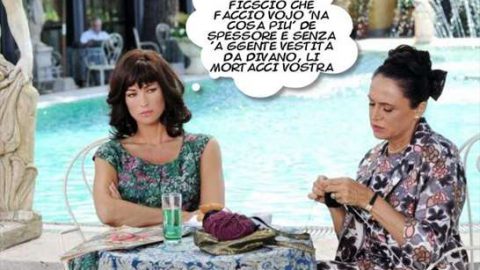 Baciamo le mani e le sue sorelle: qualcuno fermerà il delirio kitsch/trash targato Ares?