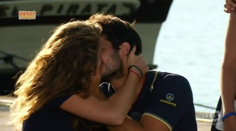 Sweet Sardinia: vincono i Bianchi. Fuori Manuel e Cecilia. Arriva la nuova coppia: Tatiana e Antonio.