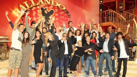 Ballando con le Stelle, settima puntata LIVE. Fuori Mastrangelo e Logan, ripescata la Testasecca.