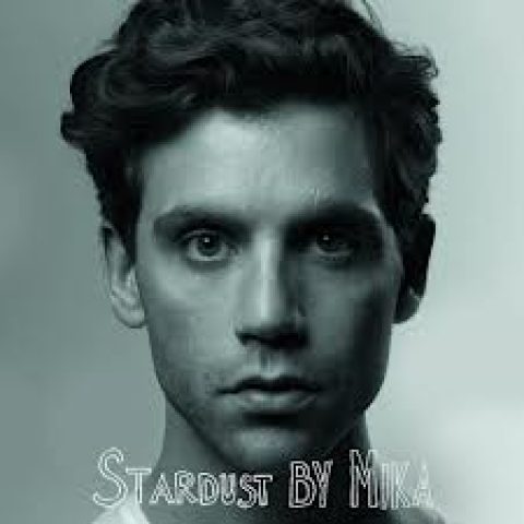 Classifiche FIMI: Sempre in testa Mondovisione tra gli album e Stardust tra i singoli. La vita e la felicità crolla alla numero 18