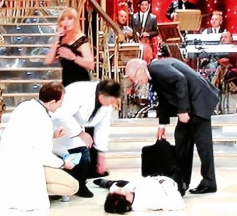 Anna Oxa fuori per infortunio. Eliminata Francesca Testasecca.