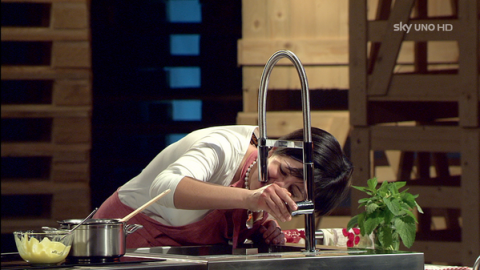 MasterChef 3: la prima e la seconda puntata LIVE. Tra Rose e Rosette personaggi irresistibili, tra cui spicca Rachida.