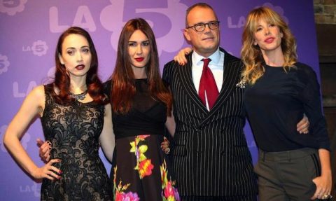 Fashion Style, fuori il team Turchese: in finale Magenta e Verde.