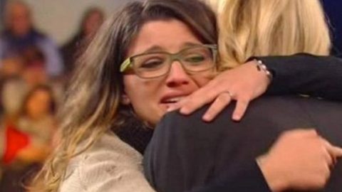 Amici 13, il quarto speciale LIVE. Deborah rimane nella scuola, Alessio prende il posto di Vincenzo. Maglia nera per Gloria e gli Exxtra.