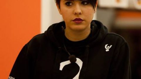 Daytime di Amici del 10 febbraio: entra Francesco, Miriam rimane nella scuola. Le maglie nere sono finite, andate in pace.