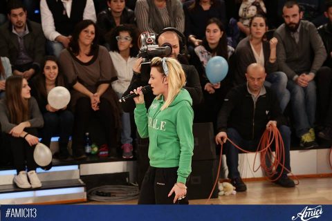 Daytime di Amici del 17 marzo: i bianchi e i blu sono al completo