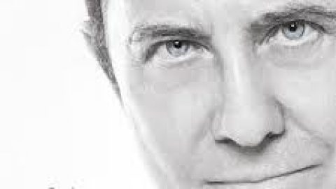 Pharrell e Facchinetti (padre) in testa alle classifiche. Nessun “Talent” in Top 10, resiste Controvento di Arisa