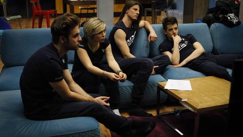 Daytime di Amici del 23 aprile: i blu in difficoltà, Vincenzo viene proposto.