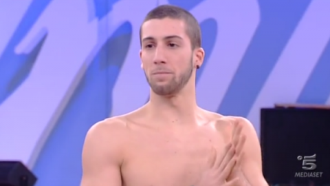 Daytime di Amici del 24 aprile: Lorenzo viene proposto, Paolo in crisi