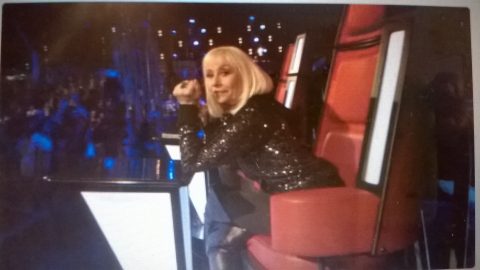 Seconda puntata LIVE: fuori altri 4, tra troppi complimenti e sfida di retweet